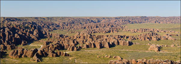 Luftaufnahme der Purnululu (Bungle Bungle) Range im gleichnamigen NP (Westaustralien)<br />Nikon D200 mit AF-S DX NIKKOR 17-55 mm 1:2,8G
