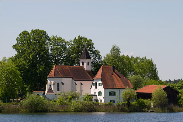 Detail der Seeoner Klosteranlage am Seeoner See (Chiemgau)<br />Leica S2 mit Leica Apo Elmar-S 1:3,5/180 mm (CS)
