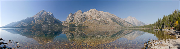 Panorama des Jenny Lake im Grand Teton NAtionalpark (USA).<br />Nikon D3x mit AF-S NIKKOR 24?70 mm 1:2,8G ED