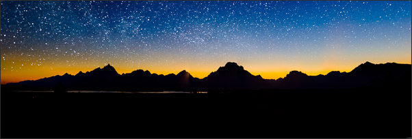 Nachthimmel �ber der Grand Teton Range, Wyoming (USA). Panorama aus 6 Einzelaufnahmen.<br />Nikon D3s mit AF-S NIKKOR 24?70 mm 1:2,8G ED
