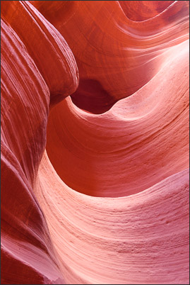 Farbenspiel an den Felsw�nden im Lower Antelope Canyon, Arizona (USA)<br />Nikon D3x mit AF-S NIKKOR 24?70 mm 1:2,8G ED