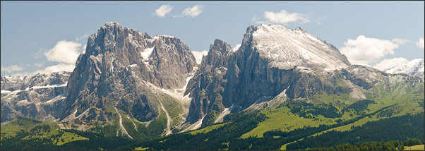 Lang- und Plattkoffel aus Sicht des Seiser Alm in S�dtirol.<br />Nikon D200 mit AF-S DX NIKKOR 17-55 mm 1:2,8G