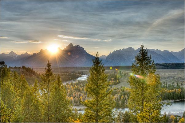 Herbstlicher Sonnenuntergang �ber der Grand Teton Range in Wyoming (USA).<br />Nikon D3x mit AF-S NIKKOR 24-70 mm 1:2,8G ED